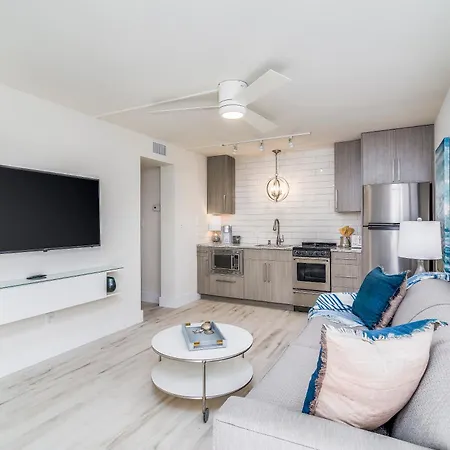 Boutique Vacation Rental Complex At Beach